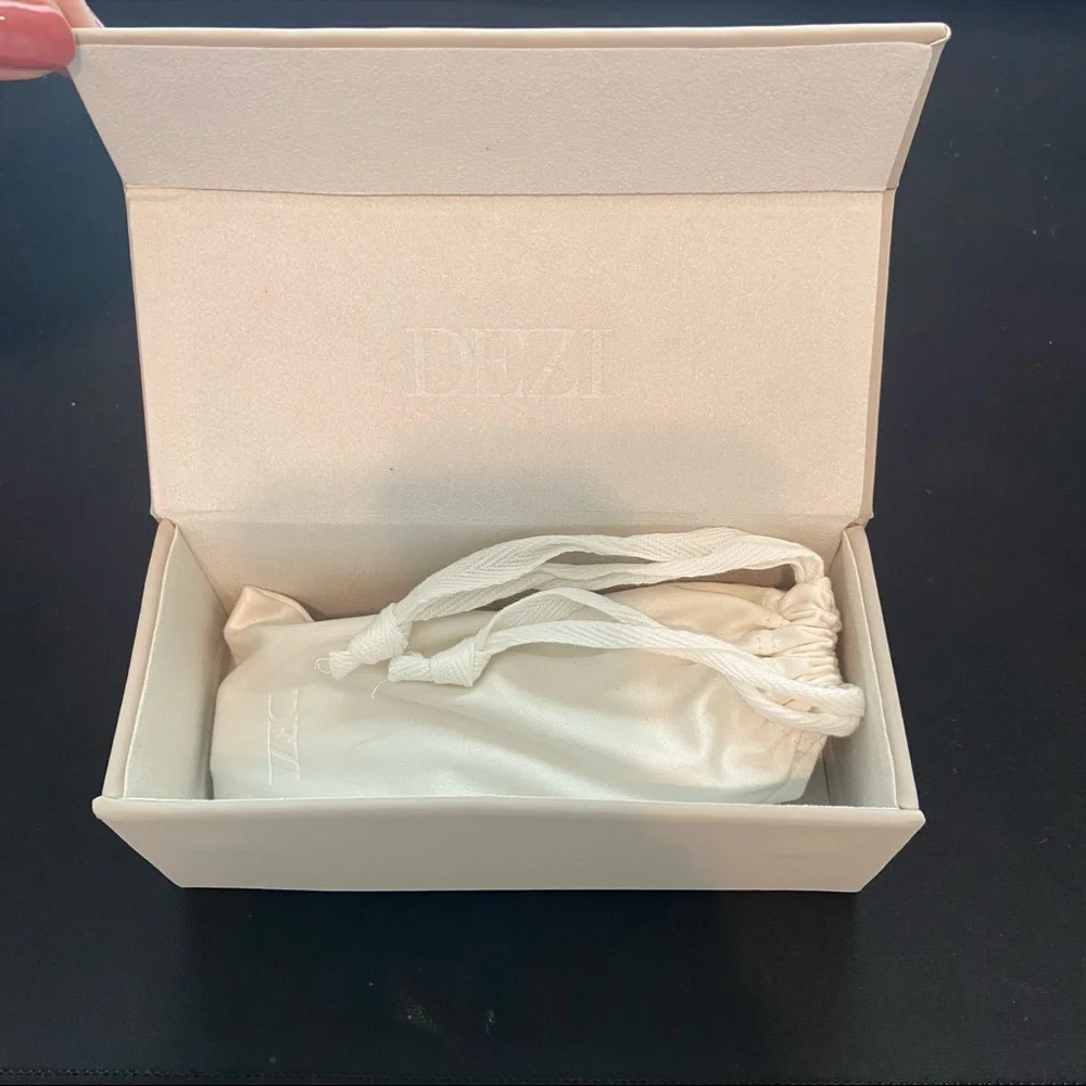 DEZI Charge It Sunglasses - Alluded Nude / Smoke Gradient (worn once)